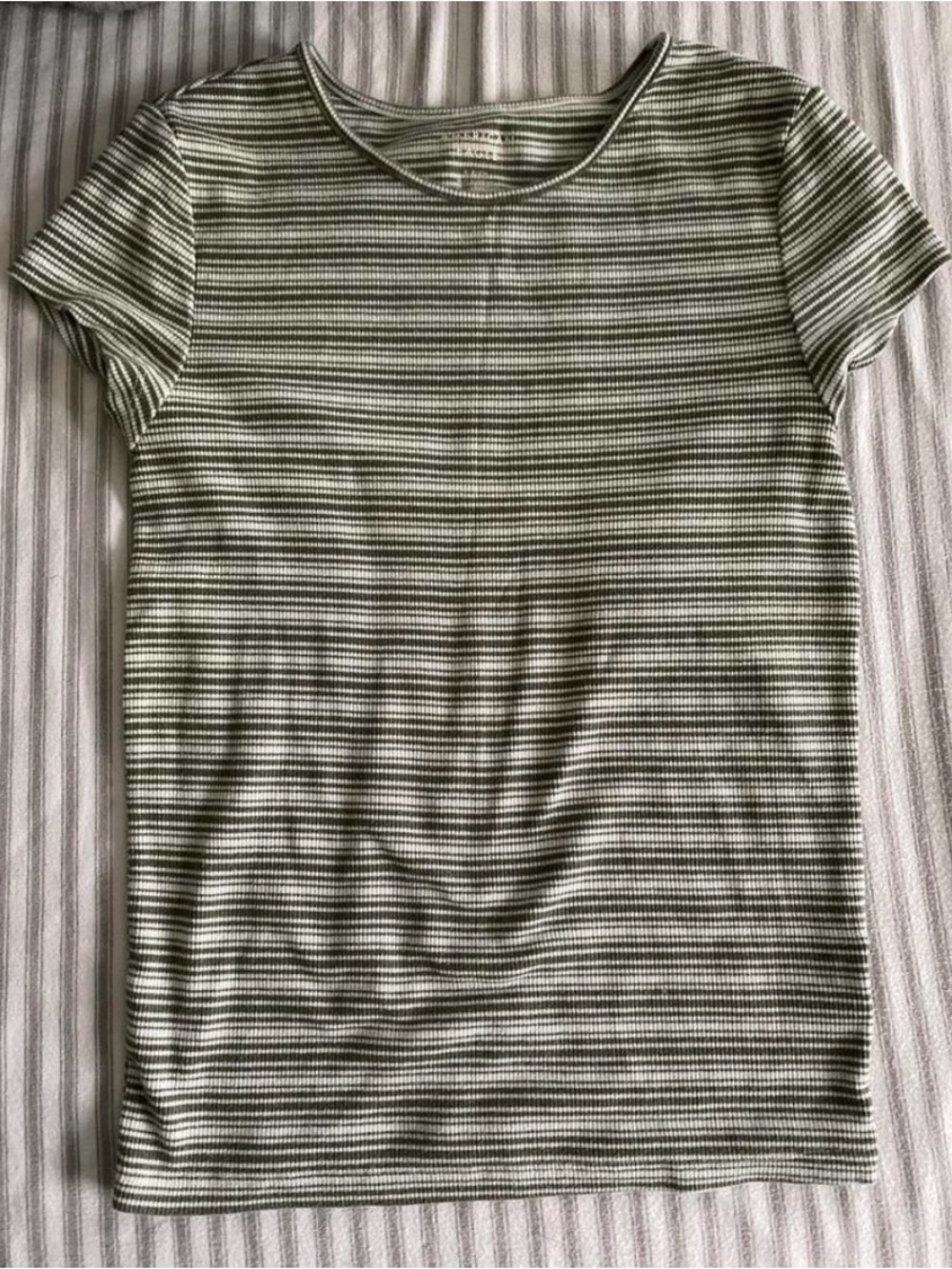 American Eagle Outfitters Olive & White Narrow Striped Short Sleeve Tee